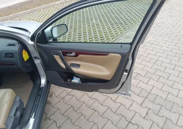 Volvo V70 cena 9950 przebieg: 390000, rok produkcji 2004 z Świdwin małe 106